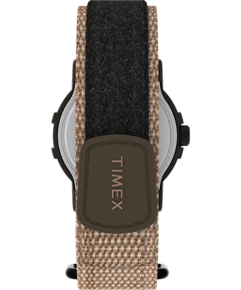 Timex x Peanuts Camper Ski
